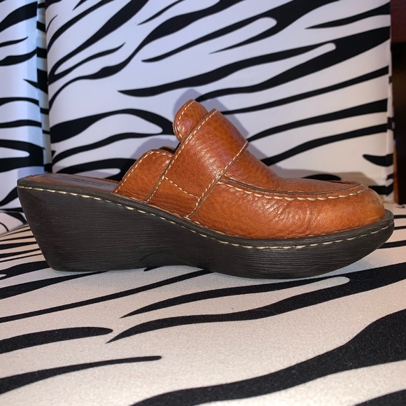 Born Clogs - Picture 5 of 8